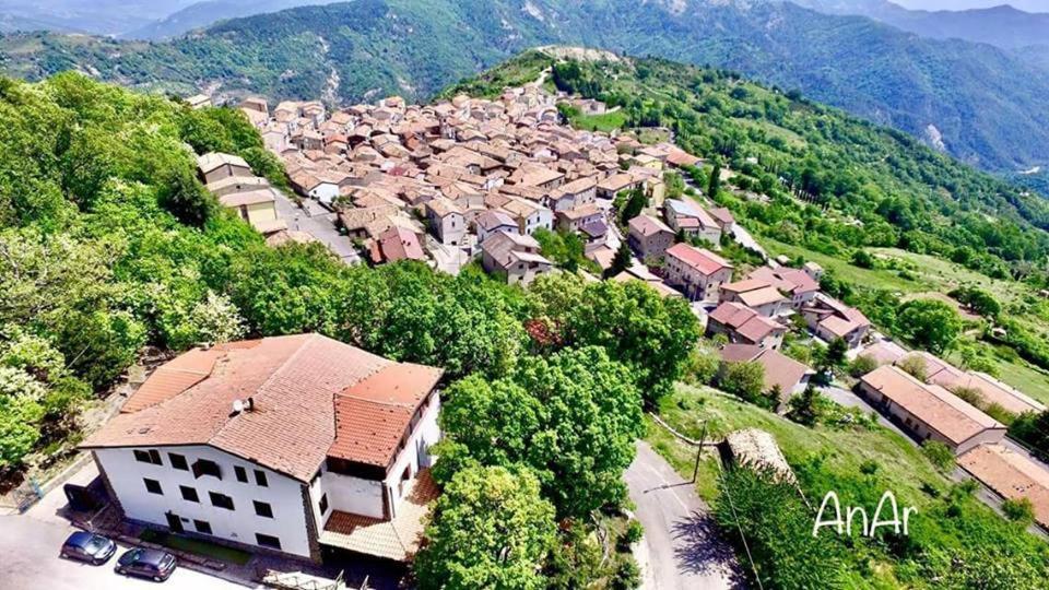 Ambrosia Hostel Alessandria del Carretto Kültér fotó